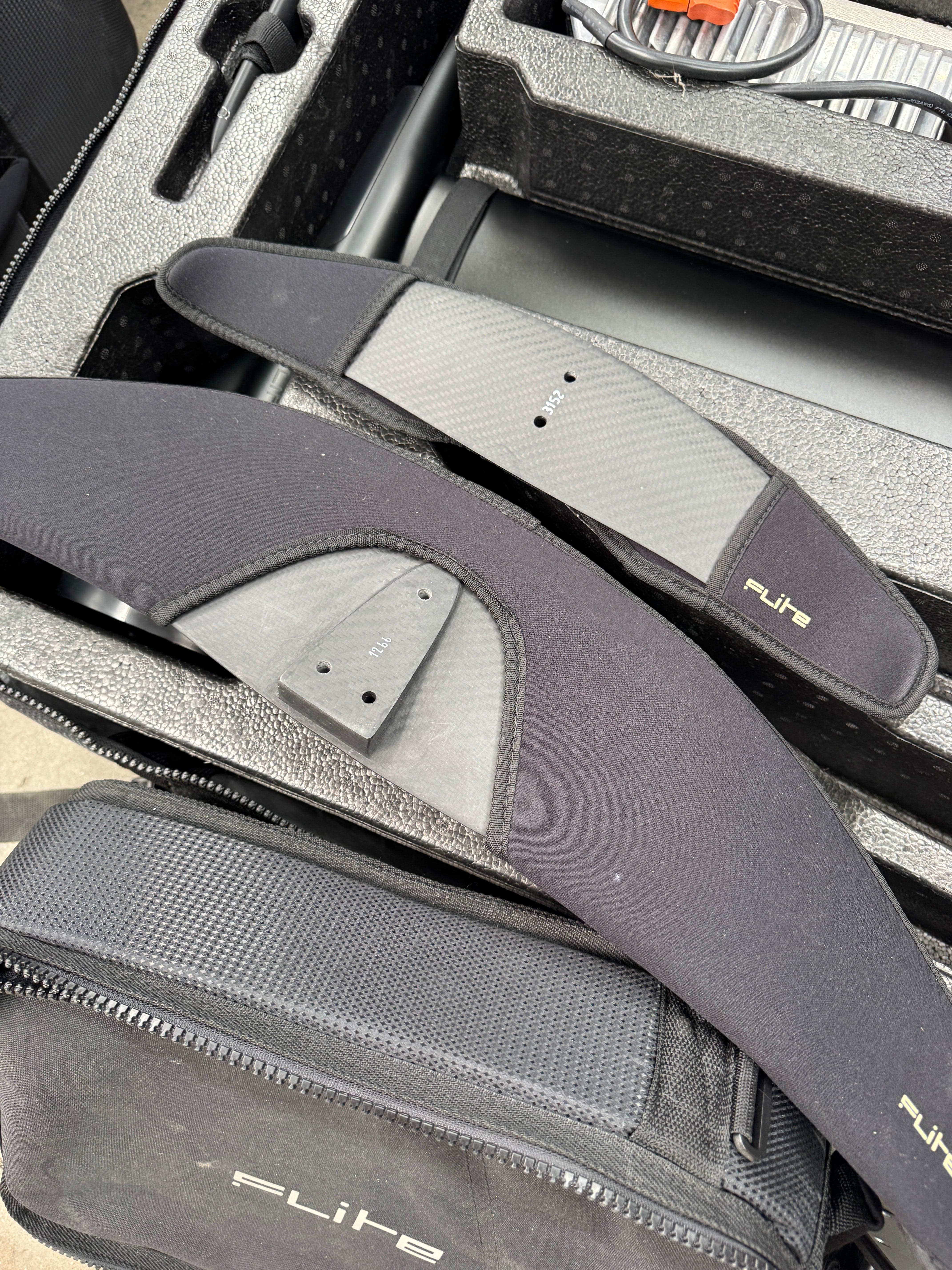 Fliteboard Pro Series 2 Carbon with accessories - Olive and black. Near new condition.