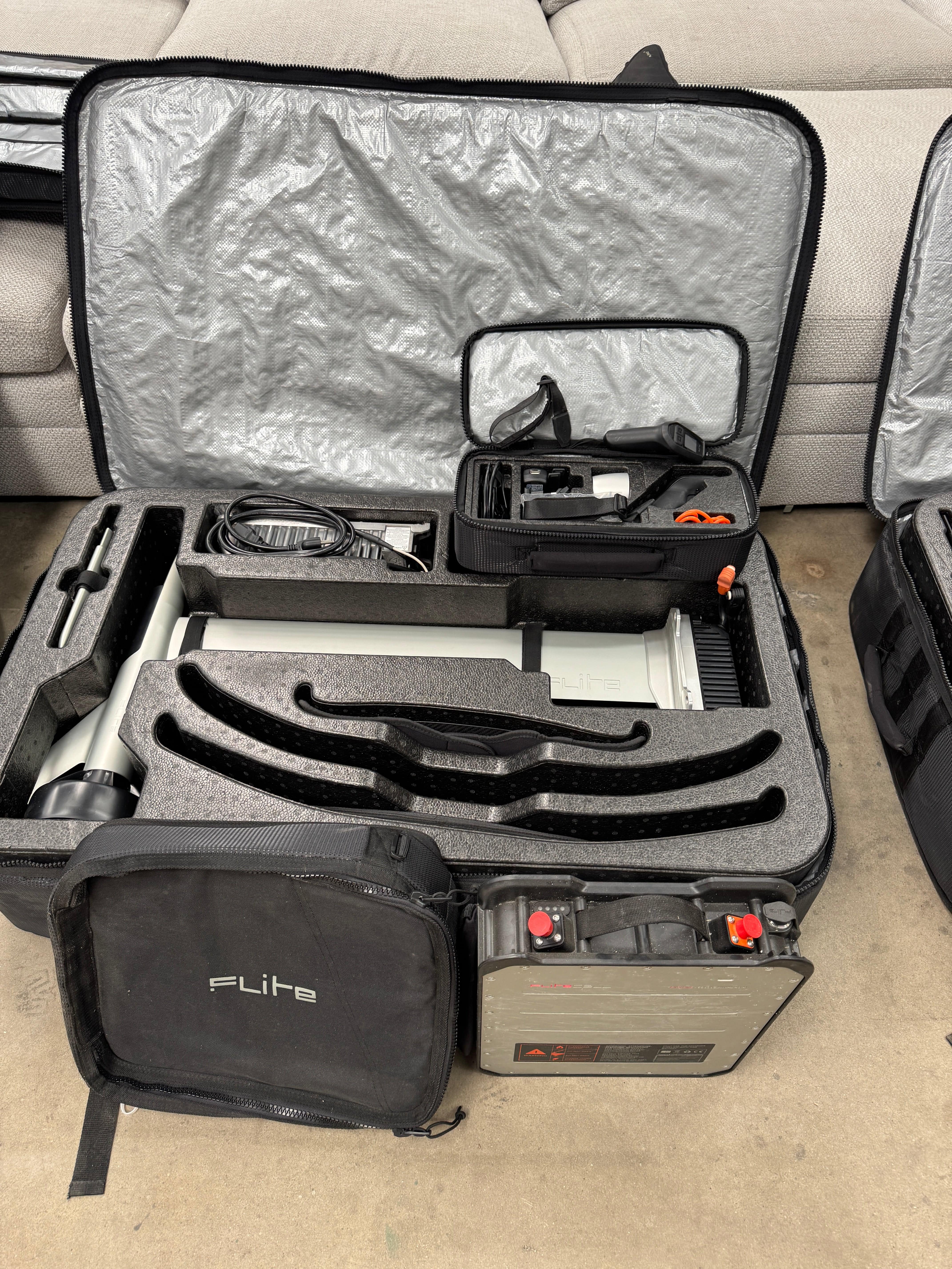 Fliteboard PRO Series 2 Carbon with accessories - Ash and silver. Excellent condition.